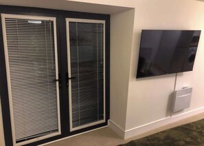 Interior - Stylish Central Penthouse: Free Parking & Wi-Fi (Derby)