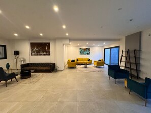 Interior - Cozy apartment with swimming pool and gym (Dakar)