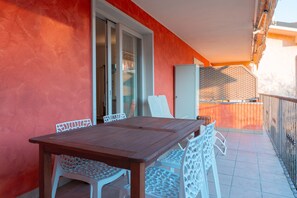 Outdoor dining - SG Family - Casa Robinson (Lazise)
