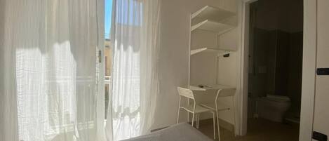Chambre Double, balcon, vue ville