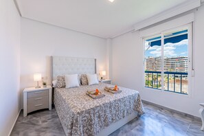 Iron/ironing board, free WiFi, bed sheets - Apartment in Torremolinos with sea views (Torremolinos)