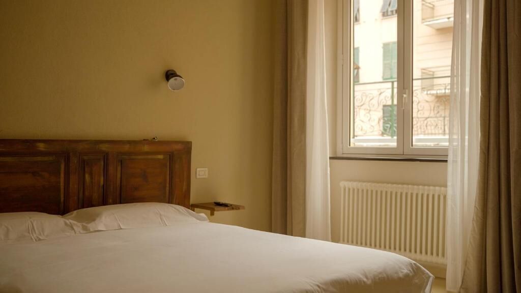 Classic Triple Room, City View