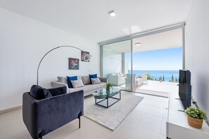 TV - STUPA HILLS- Spectacular apartment with views (Benalmádena)