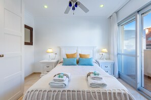 Iron/ironing board, free WiFi, bed sheets - Renovated apartment on the seafront promenade fuengirola (Fuengirola)