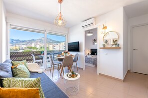 TV - Cozy apartment in Naciones with beautiful view (Benalmádena)
