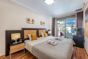 Iron/ironing board, free WiFi, bed sheets - Elegant apartment 1 min from the beach (Arroyo de la Miel)