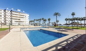 Pool - Renovated Apartment with beautiful views in aloha (Benalmádena)