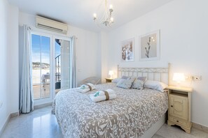 Iron/ironing board, free WiFi, bed sheets - Spectacular penthouse with terrace and panoramic views (Benalmádena)