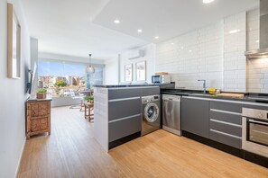 Fridge, microwave, oven, dishwasher - Apartment with beautiful views (Benalmádena)