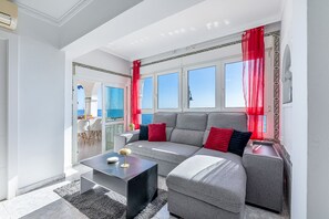 TV - Cozy apartment for 5 in front of the sea (Benalmádena)