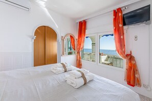 Iron/ironing board, free WiFi - Cozy apartment for 5 in front of the sea (Benalmádena)
