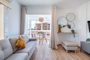 TV - Renovated apartment with beautiful views in Iris (Benalmádena)