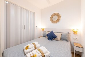 Iron/ironing board, free WiFi, bed sheets - Cozy studio in torrequebrada (Benalmádena)
