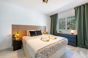 Iron/ironing board, free WiFi, bed sheets