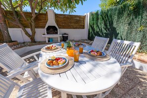 Outdoor dining - PLAYAMAR HOUSE 5 MIN FROM THE BEACH (Torremolinos)