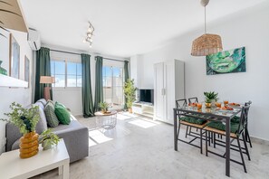 TV - Penthouse with solarium and panoramic views (Benalmádena)