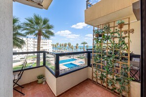 Property grounds - Renovated apartment in Aloha with views (Benalmádena)