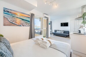 Iron/ironing board, free WiFi, bed sheets - Cozy studio in Aloha (Benalmádena)