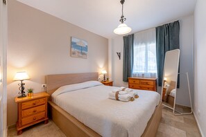 Iron/ironing board, free WiFi, bed sheets - Cozy apartment for 5 in Torrequebrada (Benalmádena)