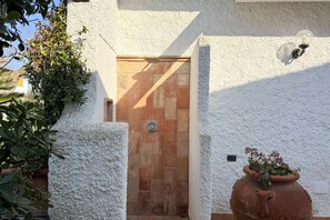 Exterior detail - P090 - Porto Recanati, a wonderful villa in a residential complex with a swimming pool. (Porto Recanati)