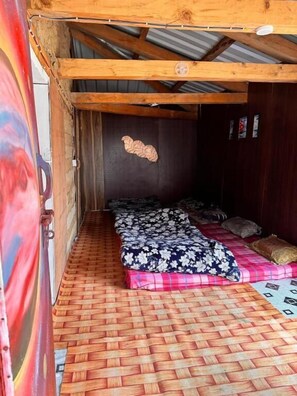 Classic Quadruple Room, Mountain View - MONK Hut (Kasol)