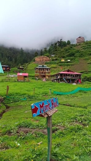 Miscellaneous - MONK Hut (Kasol)