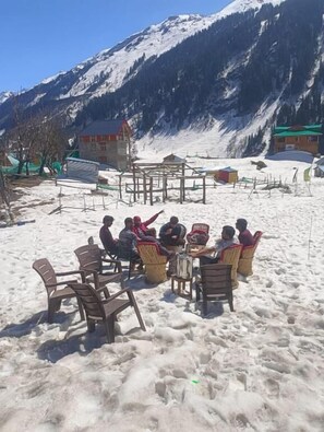 Property grounds - MONK Hut (Kasol)