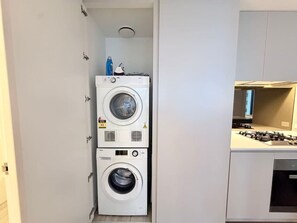 Interior - 2BR/2BA Urban Sanctuary: Views from 33rd Flr (Melbourne)