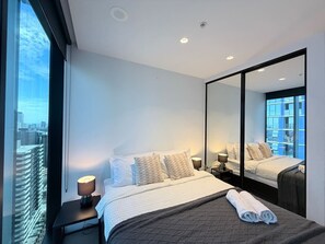 Room - 2BR/2BA Urban Sanctuary: Views from 33rd Flr (Melbourne)