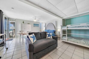 TV - FREE Beach Service, Long Beach IV 707E Pools, Hot Tub, Gym, FREE Golf & Perks (Panama City Beach)
