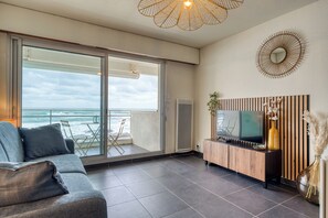 Living area - Studio Premium Face Océan, Balcon & Piscine (Les Sables-d'Olonne)