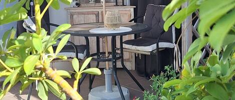 屋外ダイニングエリア