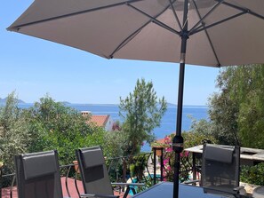 Outdoor dining - VILLA MAGIC GARDEN (Kaş)