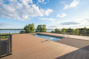 Pool - Art Lake Mielno | Beige Apartment with Lake View, Parking and Seasonal Pool (Mielno)