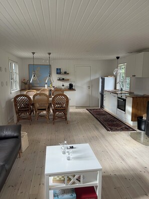 Living area - Cozy Nordic Hideaway W/Sauna (Græsted)