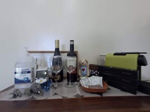 Comfort Studio, 1 Queen Bed with Sofa bed, Pool Access, City View | Private kitchenette - Your Cozy Escape at The Viceroy (Taguig)