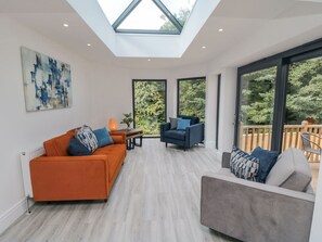 Living area - Riverside House (Scarborough)