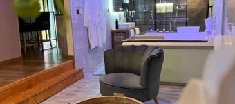 Chalet romantique avec spa et sauna prives