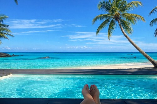 Black Reef Apartments