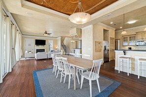 Dining - Direct Gulf view-Private Pool-Sleeps 16-6BD-Pet friendly (Destin)