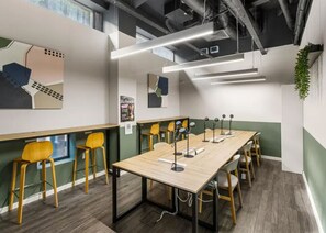 Meeting facility - Student Only Bronze Ensuite at Highbury  (London)
