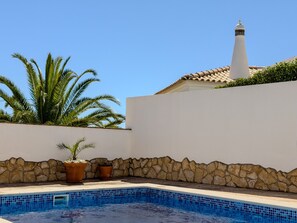 A heated pool - Casa Joshollie 3 bedroom villa (Carvoeiro)