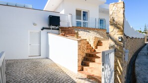 Unclassified image, 3 of 26, button - Stylish Carvoeiro Villa | Heated Private Pool | Sea Views | Roof Terrace (Carvoeiro)