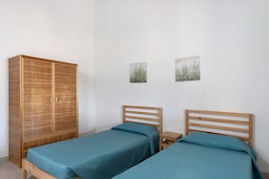 Bügeleisen/Bügelbrett, WLAN, Bettwäsche