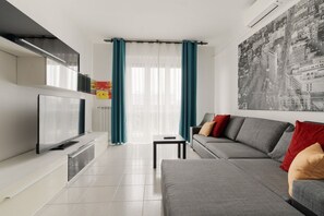 Living area - GuestHost - Cozy 58m2 apartment, perfect for 4 people, located on the fifth floor of a building with lift.The accommodation is located in the Crescenzago area, well connected thanks to the Crescenzago metro stop (M2-Verde) and buses #44, #54, #51 and # (Milan)