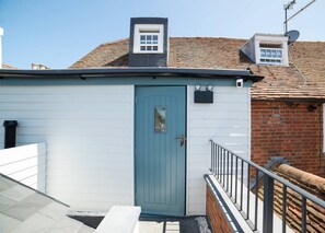 Exterior detail - Holdens Cottage offers a high-standard, one-bedroom apartment perfect for couples seeking a romantic break. This first-floor apartment boasts a central location and is equipped with all modern conveniences for a comfortable and enjoyable stay. (Whitstable)