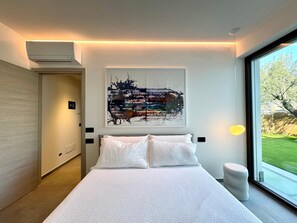 2 bedrooms - Acqua Art Suite   Apartment with garden (BARDOLINO)