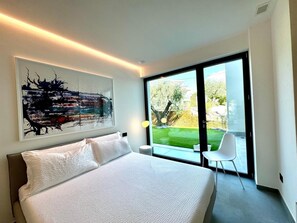 2 bedrooms - Acqua Art Suite   Apartment with garden (BARDOLINO)