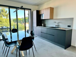 Microwave, stovetop, dishwasher, high chair - Fuoco Art Suite   Lake View and Biopool (BARDOLINO)