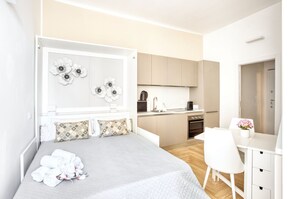 2 Schlafzimmer, Bügeleisen/Bügelbrett